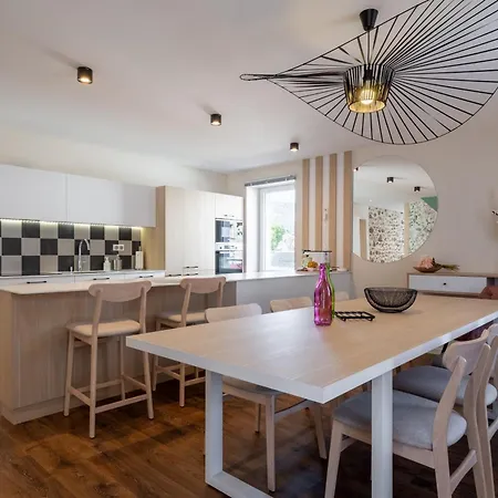 Vaste Penthouse - Les Hangars Apartment *